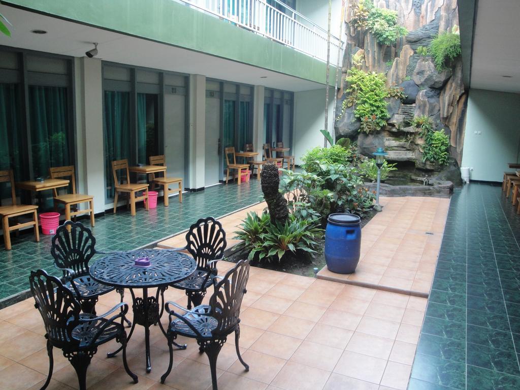 Hotel Trio Surakarta  Екстер'єр фото